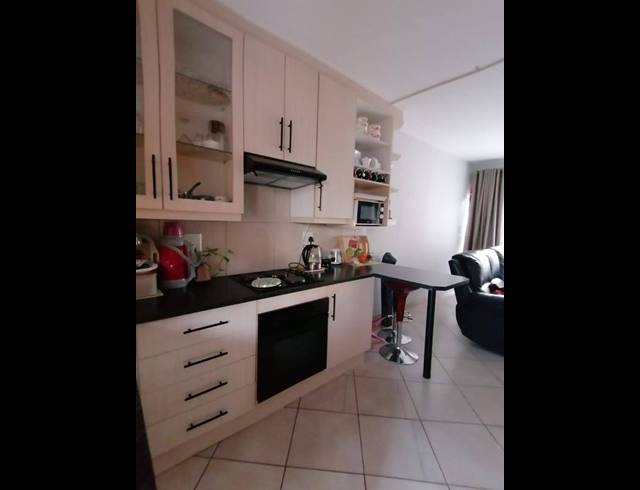 2 BEDROOM APARTMENT FOR SALE IN WINDSOR WEST